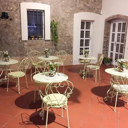Foresteria Lombarda Corte Delle Rose *